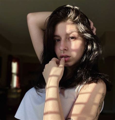 Chloe Kreams Huge Bush Hairy Armpits Chloekreams OnlyFans Nude And Photos