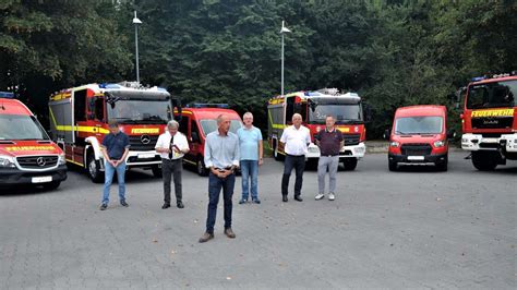 Feuerwehr Welver B Rgermeister Bergibt Sechs Fahrzeuge