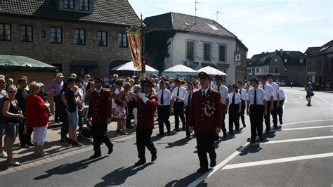 Das Trommler Und Pfeifercorps Mausbach Feiert Geburtstag Aachener