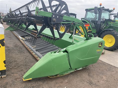 2013 John Deere 635FD - Combine Platforms - Stratford, PE