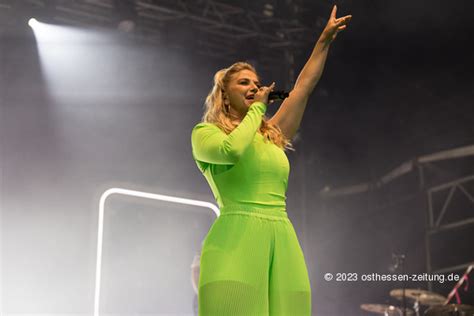 Beatrice Egli Begeistert Fans 1300 Menschen Feiern Den Schlager