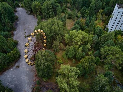 Vista aérea da velha roda gigante abandonada na cidade fantasma pripyat