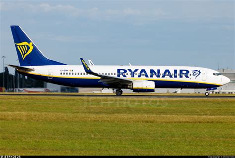 EI ENH Boeing 737 8AS Ryanair Sebastian Sowa JetPhotos