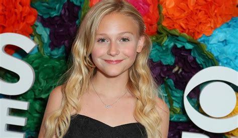 Yandrs Alyvia Alyn Lind Lands New Film Joins Hulus Future Man The