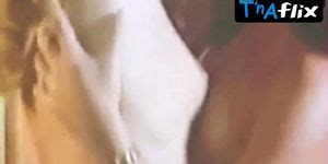 Ely Galleani Lesbian Butt Scene In Lamour Chez Les Poids Lourds Tnaflix