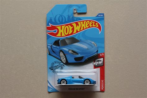 Hot Wheels 2020 Porsche Series 17 Porsche 918 Spyder Blue