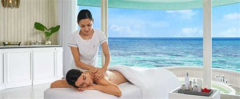 Blog-The-Top-6-Spa-Resorts-in-the-Maldives-THE-ST.-REGIS-MALDIVES-VOMMULI-RESORT-1920×800 ...