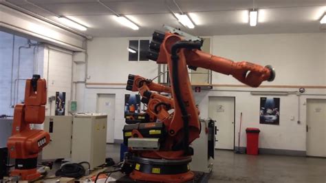 Kuka Robot Kr210 2 Control Krc2 Youtube