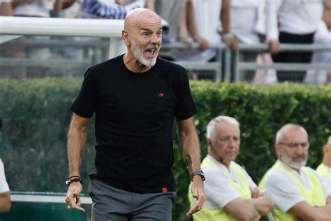 Il Milan Cerca Un Nuovo Attaccante Risposta A Sorpresa Di Pioli