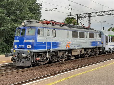 Ep Der Pkp Mit Einem Intercity Am In K Slin