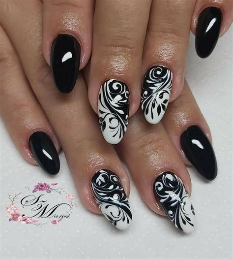 Pin By Michele Bilotti On Nail Designs Nails Design With Rhinestones