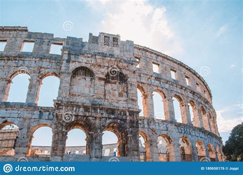 Anfiteatro Romano Antico Nella Penisola Di Pula Istrian In Croazia