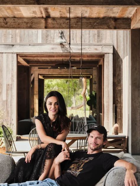 Ashton Kutcher, Mila Kunis' LA Farmhouse Is All Things Luxurious | Zoom TV