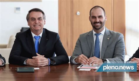 Bolsonaro Participa De Evento De Filiação De Eduardo E Kicis Ao Pl