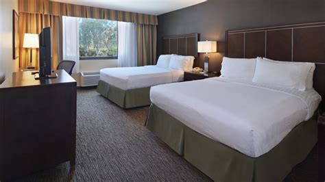 Holiday Inn and Suites Anaheim | WestJet official site