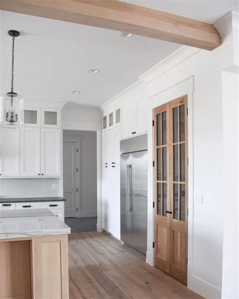 White Kitchen Walls With A White Baseboard Soul Lane