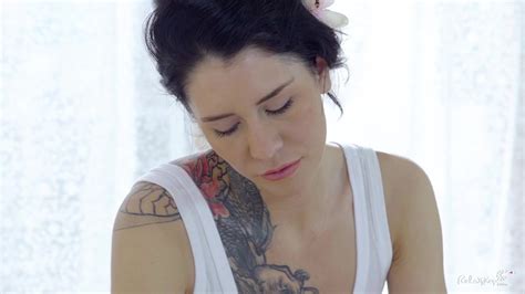 Free Hd Can T Keep Her Hands Off Porn Video