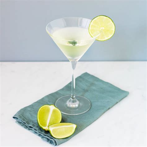 Cómo preparar un Cocktail Gimlet Receta Tradicional o con Vodka