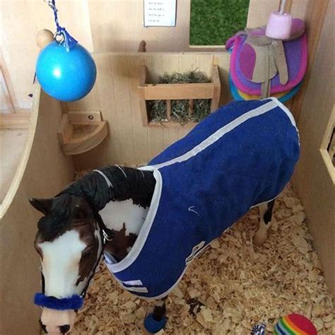 How do you make a horse barn? - DIY Seattle