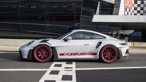 2023 Porsche 911 GT3 RS Is All About Aero - CNET