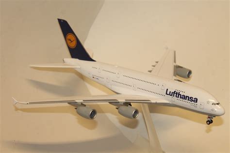 AIRBUS A380 800 LUFTHANSA HERPA 1 200