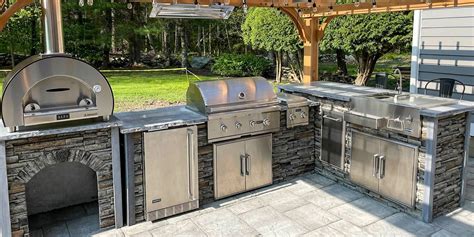 Outdoor Kitchen Grill: In-Depth Review of 4 Brands, & Your Best Choice