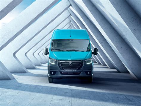 Рывок в будущее: ГАЗ начал производство новой "Газели NN"