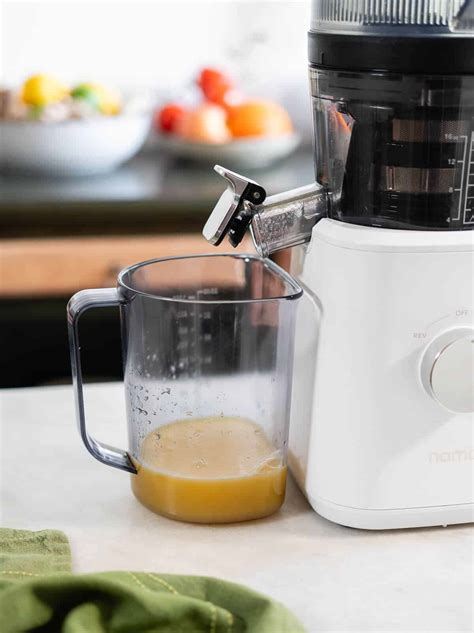 Pineapple Juice for Sore Throat (Juicer or Blender)