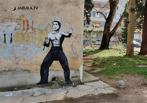 Bruce Lee Ima Spomenik U Mostaru A Bore Lee Grafit Jabuka Tv