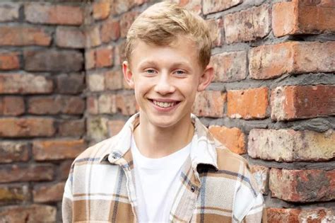 Itv Coronation Street S Dylan Wilson Actor Thanks Mentor Co Star