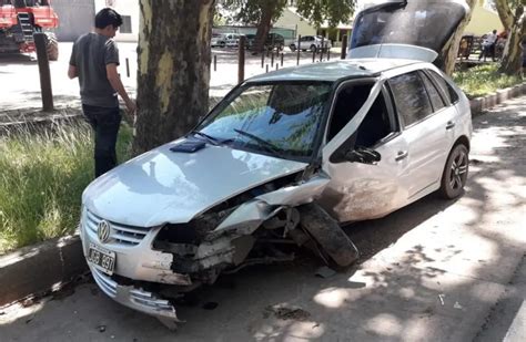 Dos Heridos Por Un Accidente Automovil Stico En Colonia Caroya