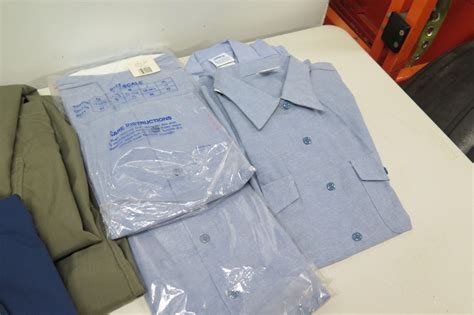 Military Surplus Clothing - Oahu Auctions