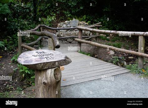 Wishing Well Hi Res Stock Photography And Images Alamy