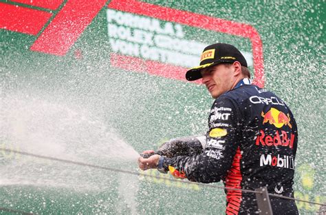 GP da Áustria Verstappen triunfa e se torna 5º maior vencedor da F1