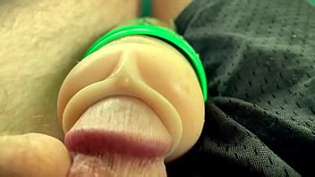 Mi esposa quería que le mostrara mis planes para su coño más tarde Fleshlightman1000 XVIDEOS