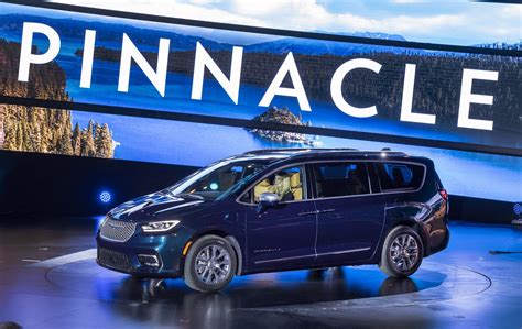 Chrysler Pacifica Debuts With Fresh Looks Awd New U Connect And