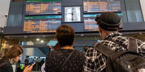 Renfe Cambia Los Horarios De Sus Trenes