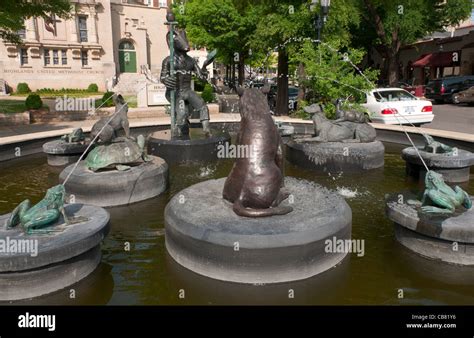 points south fountain  res stock photography  images alamy