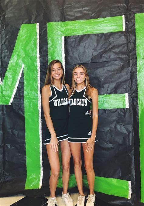 Best Friend Photos Best Friends Cute Cheer Pictures Hot Cheerleaders Nude Painting Photo