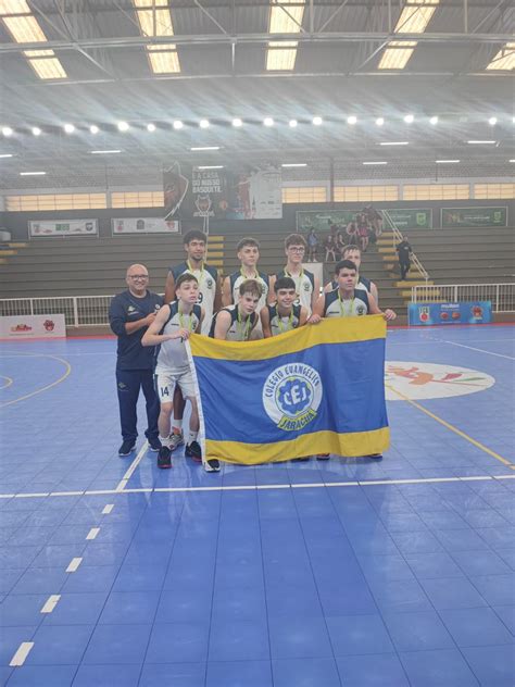 O Colégio Evangélico Jaraguá foi um grande destaque do Basquete na fase