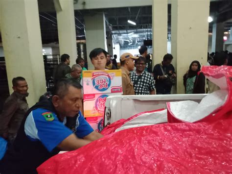 Pemprov Sumbar Distribusikan Bantuan Dan Dirikan Dapur Umum Di Masjid