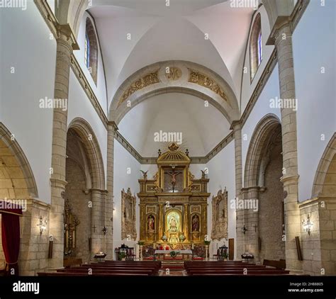 La iglesia parroquial de san pedro fotografías e imágenes de alta