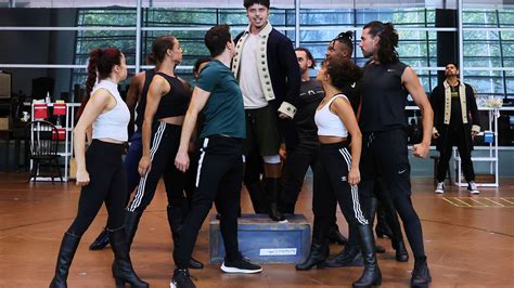 Hamilton Sydney: first look of the cast in costume