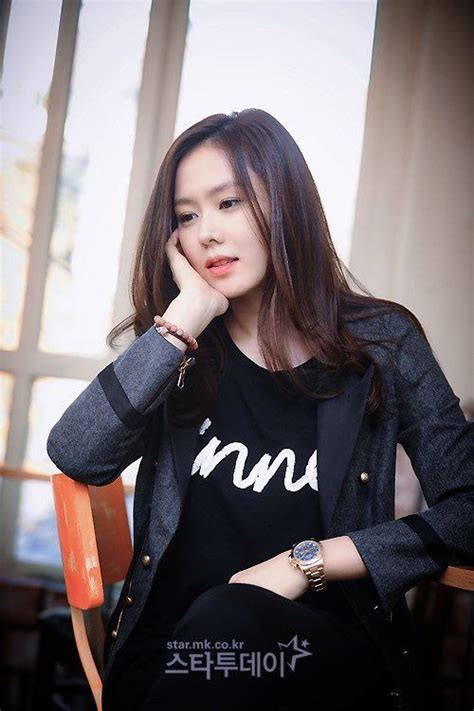 Pin By Mcbrian On Son Ye Jin East Fashion Actresses Korean Beauty