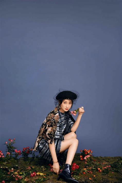 China Entertainment News Lin Peng Poses For Photo Shoot