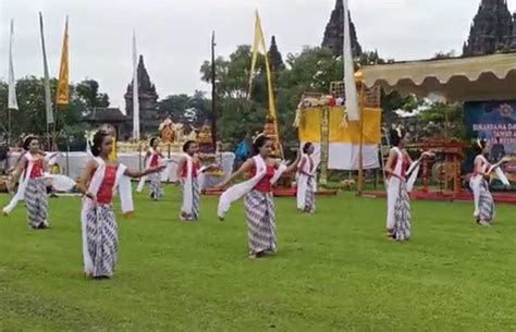 Ribuan Umat Hindu Ikuti Upacara Tawur Agung Kesanga Di Candi Prambanan