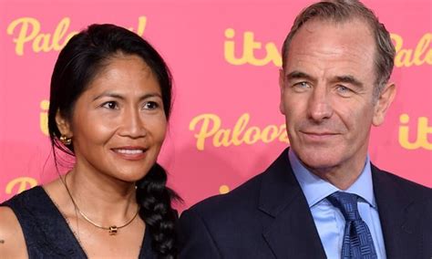 Inside Grantchester S Robson Green S Two Divorces And Painful Affair