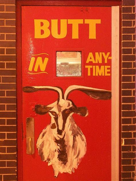 Billy Goat Tavern door | Kreativ, Streetart