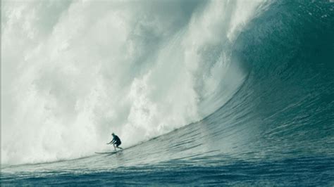 Surfer Laura Enever Sets Guinness World Record For Largest Wave Paddled