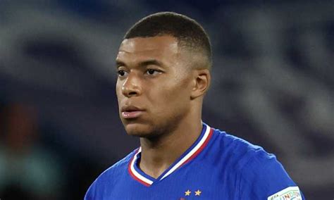 Francia Mbappé out con l Italia Deschamps Voleva venire ma è